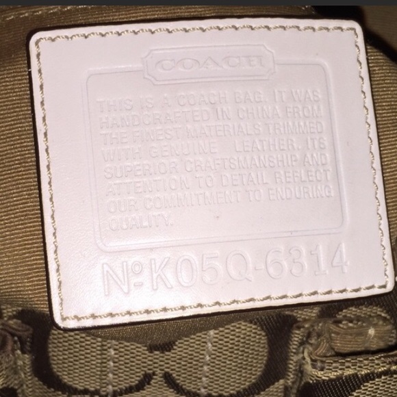 Classic Auth Coach Handbag - Picture 4 of 4